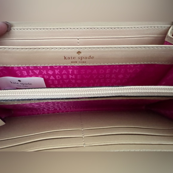 Kate Spade Neda Wellesley Red Leather Zip Around Wallet EUC - Picture 5 of 12